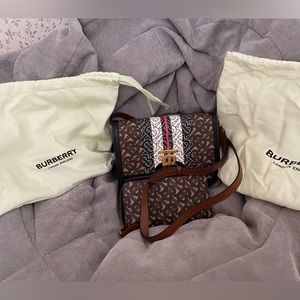 Authentic Burberry handbag and matching wallet. Bought in 2020